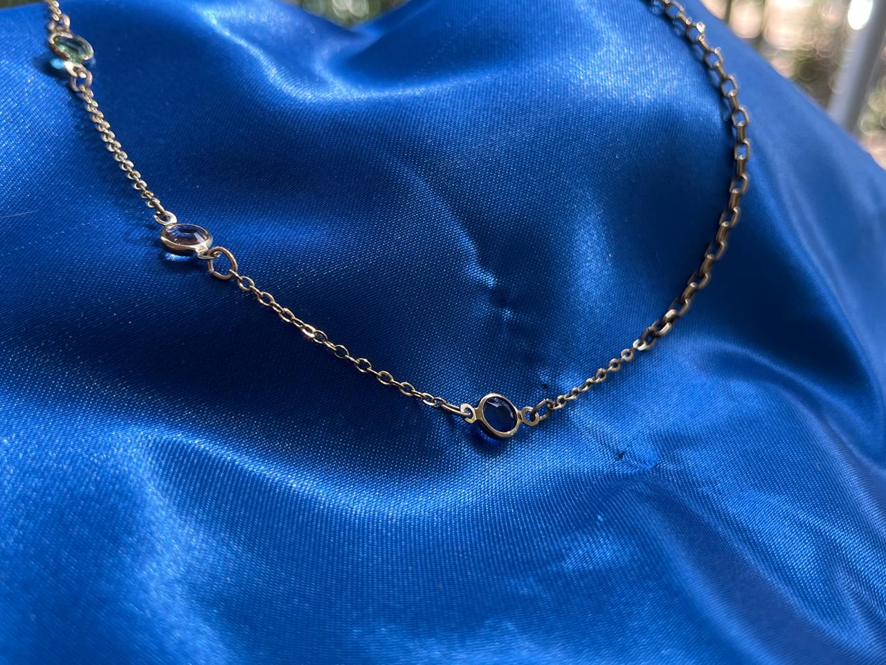 COLLAR DE PIEDRAS DE COLORES