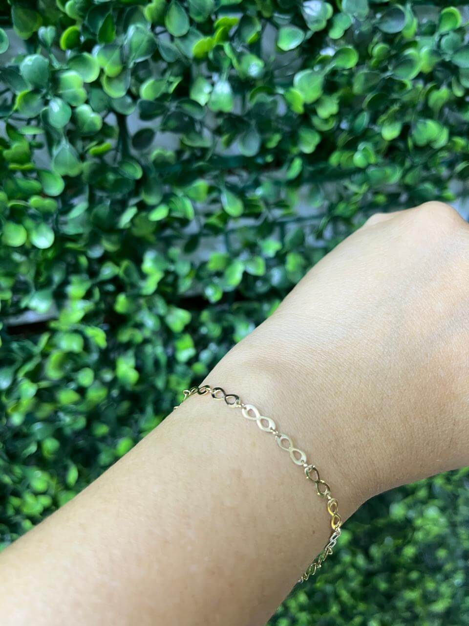 ESCLAVA DE INFINITOS DE ORO