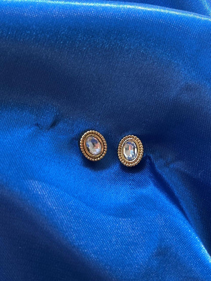 ARETES CON PIEDRA COLOR NATURAL