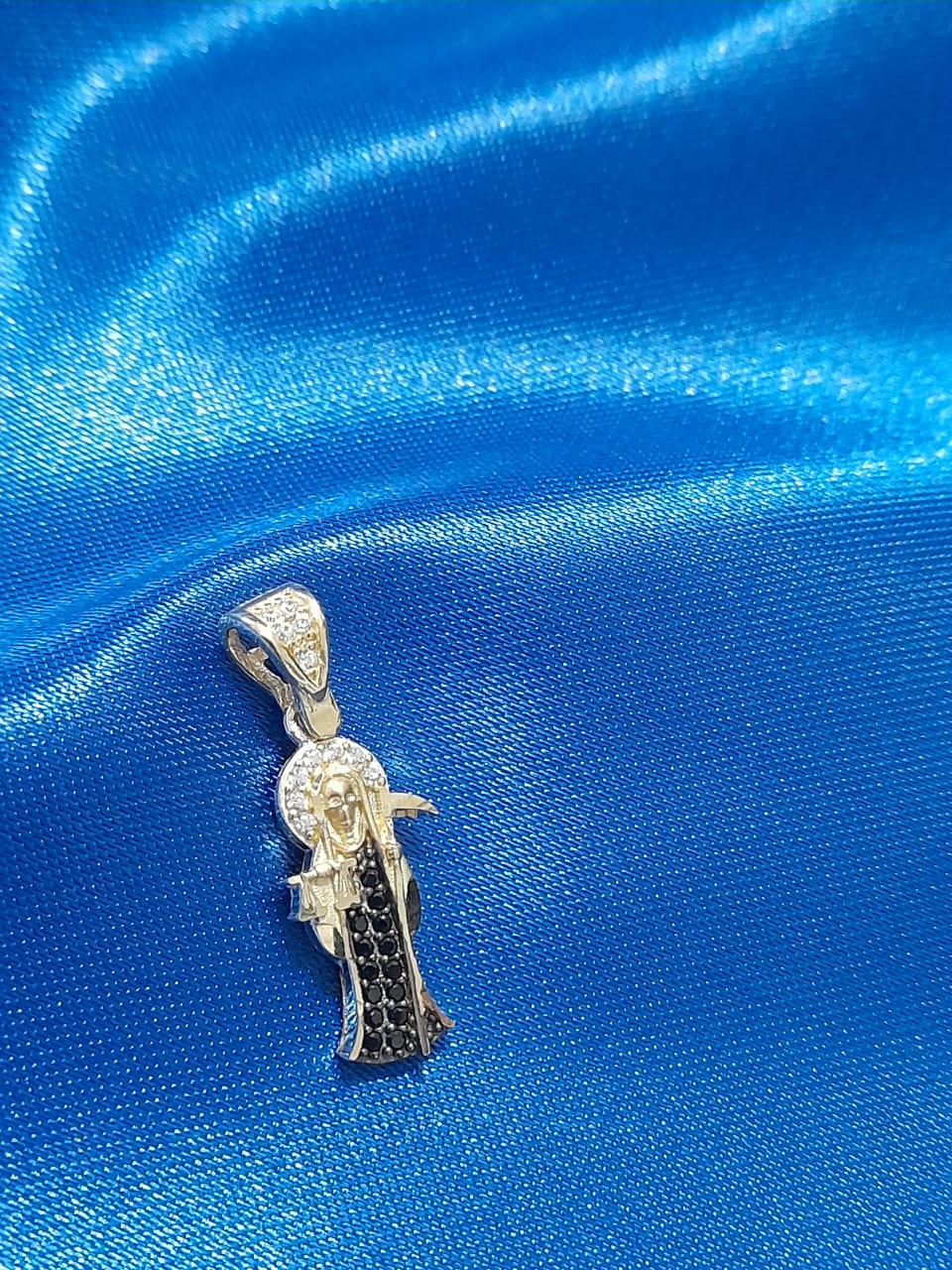 DIJE DE LA SANTA MUERTE DE ORO