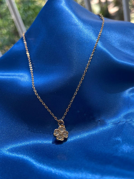 CADENA CON DIJE DE TREBOL