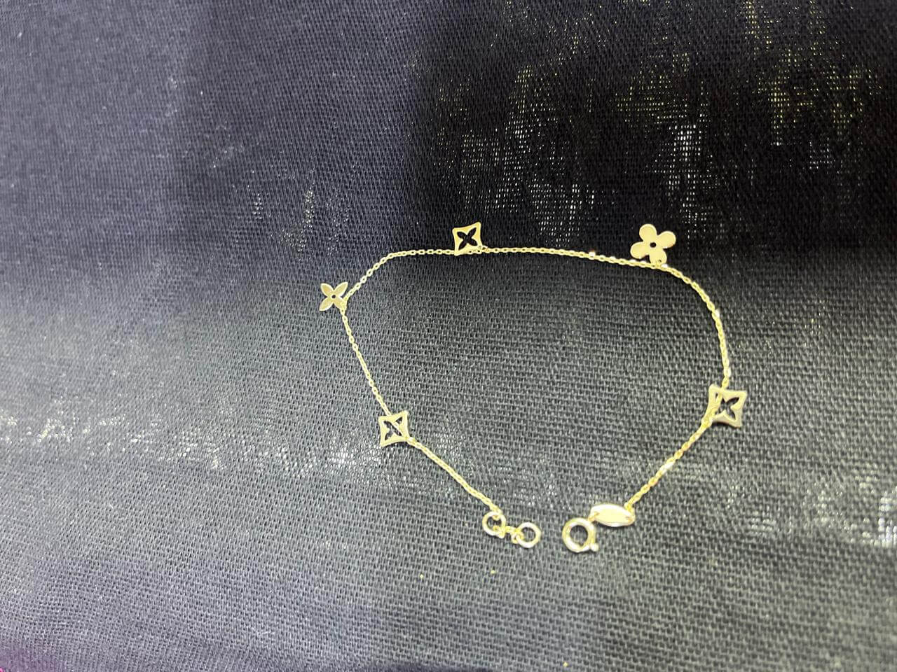 ESCLAVA DE ORO TREBOL